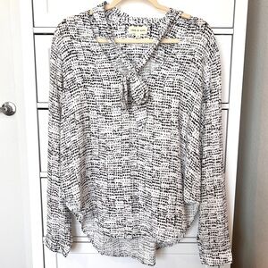 cloth & stone Anthropologie Blouse Women Medium Black White Tie Neck Long Sleeve